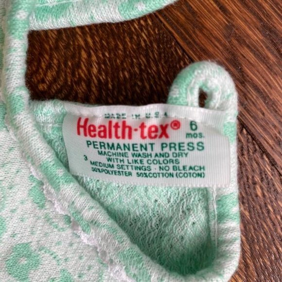 Vintage baby clothes: 6 mn old dress & sweater - Picture 2 of 3